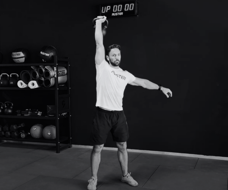 ¿Por qué el Clean and Jerk con kettlebell es una buena opción?