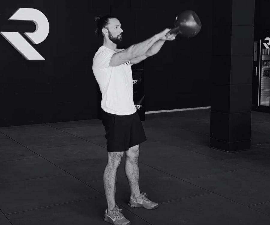 Kettlebell Swing: El rey de los ejercicios con pesas rusas