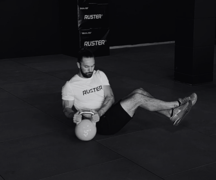 Abdominales con Kettlebell. Ejercicios, beneficios, errores y más